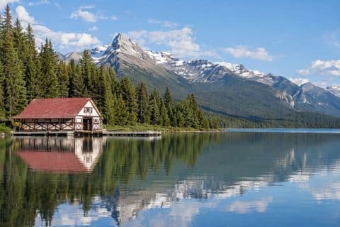 Maligne lake boathouse — Calgary / YYC → Jasper.