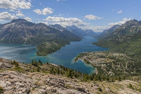 Bears hump viewpoint — Calgary / YYC → Waterton Lakes.